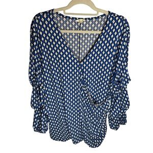 Cato 22W 24W Blue Diamond Print V Neck Ruched Sleeve Snap Wrap Top Plus Size